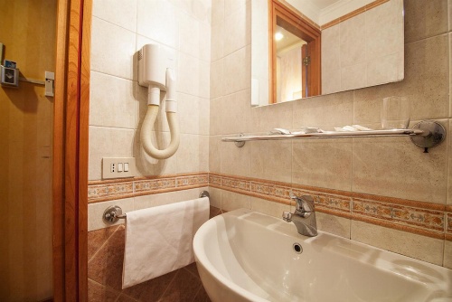 Hotel Pomezia image 2